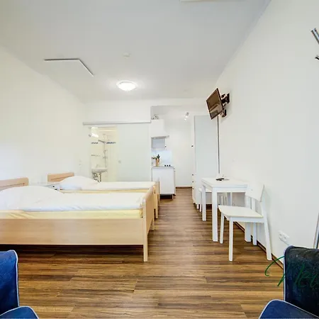 ホテル Neuwirt / Kressnig クラーゲンフルト