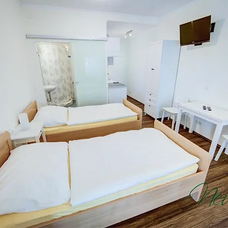 Neuwirt / Kressnig Szálloda *