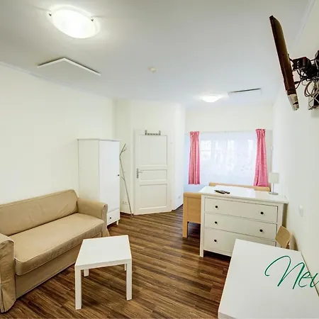 ホテル Neuwirt / Kressnig *