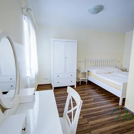 Neuwirt / Kressnig ホテル *